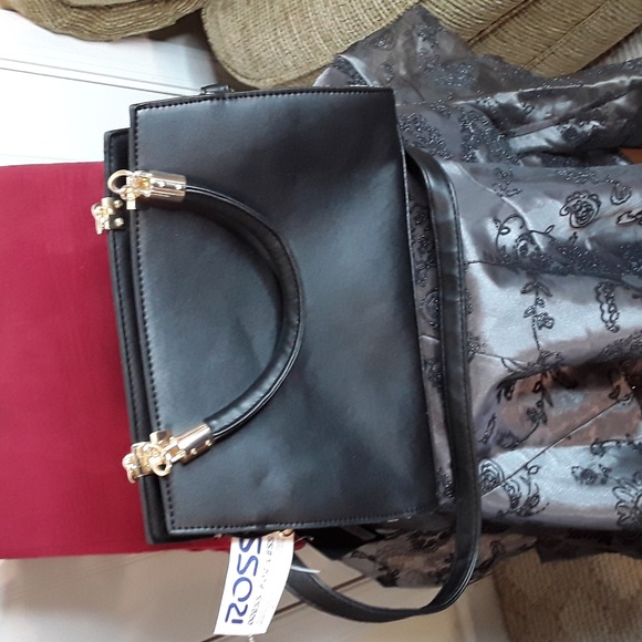 purses - Picture 2 of 4